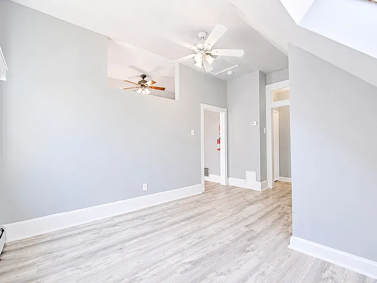 239 Vine St #8 — Photo 4
