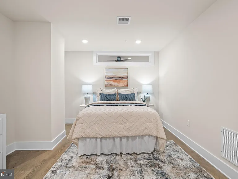 30 W Broad St #6 — Photo 17