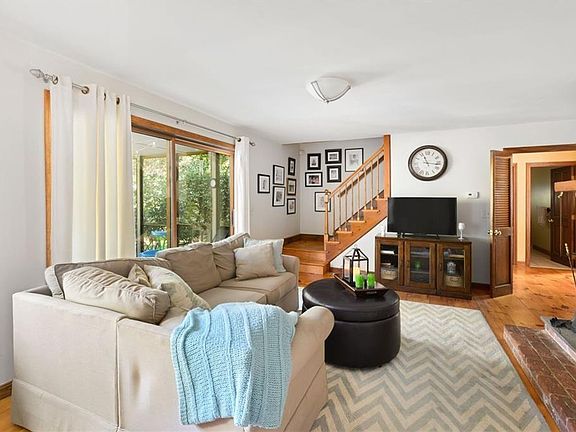4th image of 25 Circlewood Dr