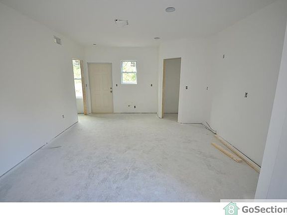 4th image of 307 Nogales St