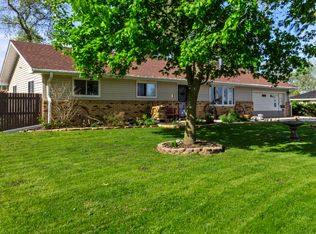 608 Bailey Rd, Delavan, WI 53115