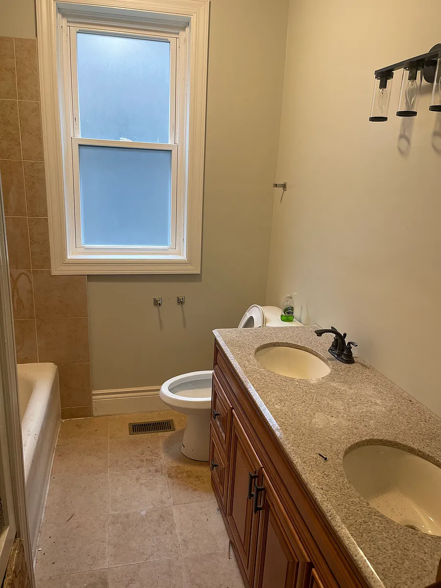 Building Photo - 8213 S May St #1