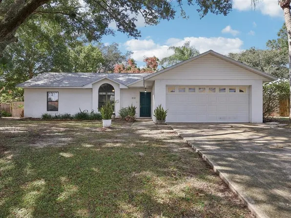 212 Eastridge Dr, Eustis, FL 32726