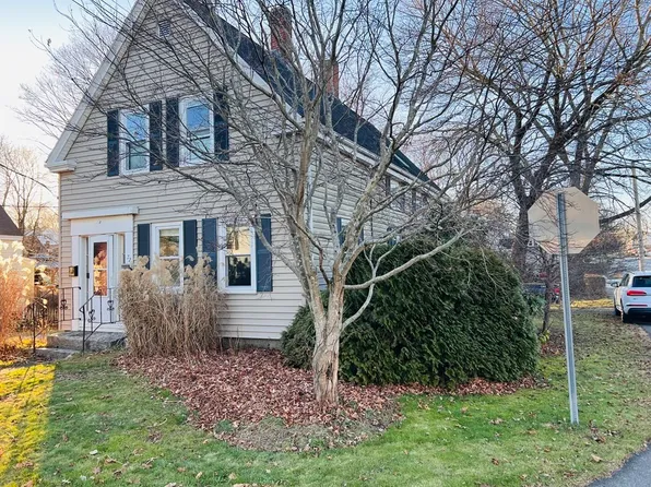 72 Oak St, Middleboro, MA 02346