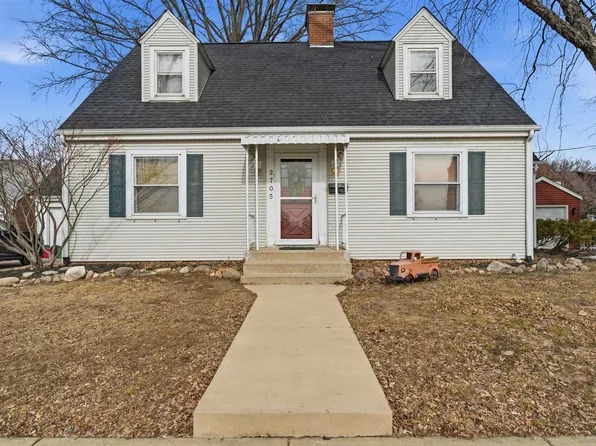 2705 W Manor Pkwy, Peoria, IL 61604