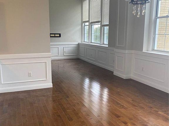 4th image of 8 Lincoln St APT 202