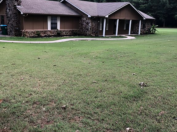 3rd image of 125 Deer Trail Dr
