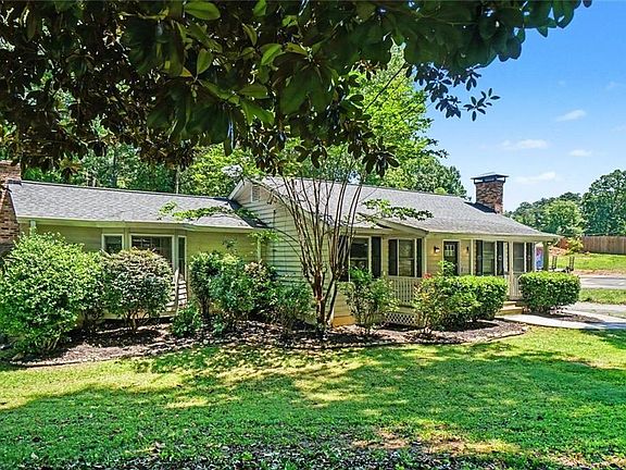 3rd image of 3560 Hogan Dr NW