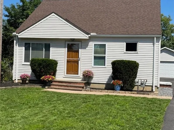 29810 Bruce Dr, Eastlake, OH 44095
