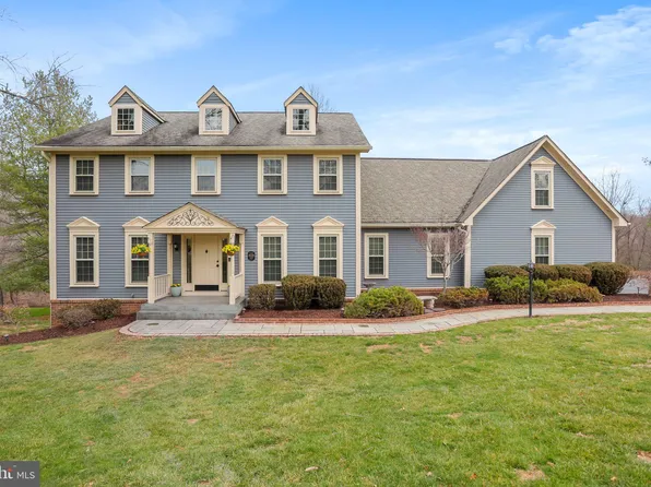 22105 Creekview Dr, Gaithersburg, MD 20882