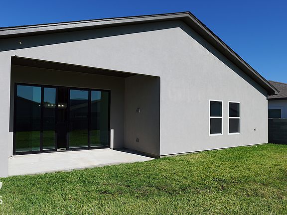 4th image of 3819 Sun Valley Dr