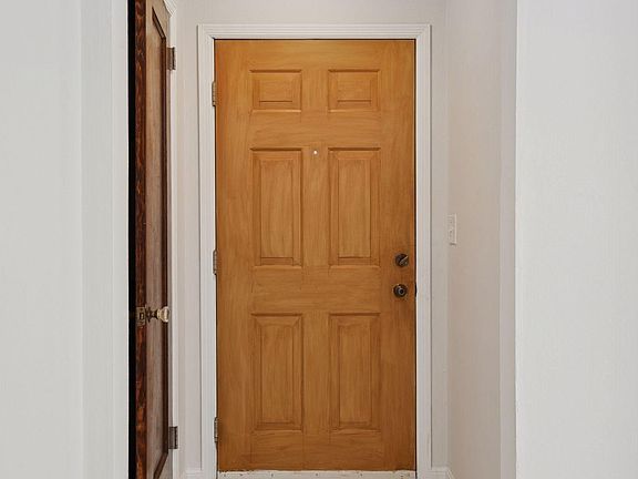 3rd image of 2820 Maryland Ave S