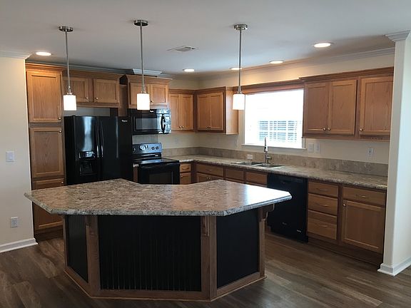 3rd image of 176 Highland Dr