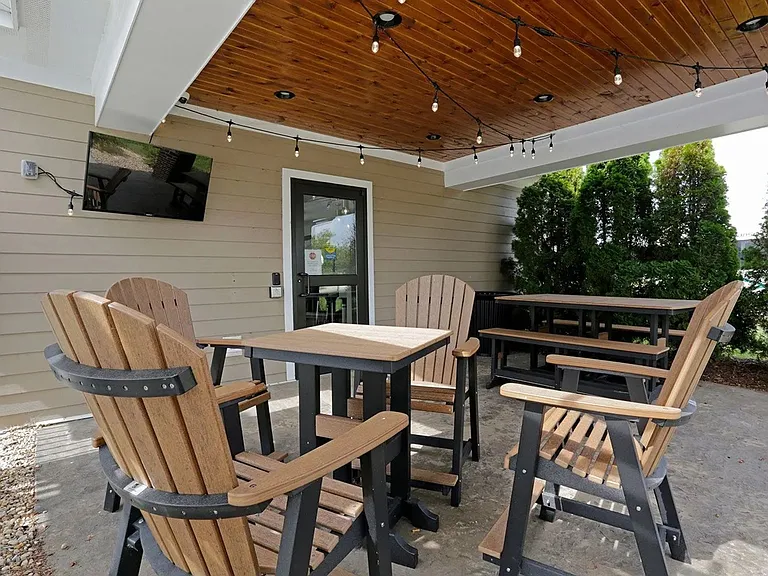 Windsor West | Specials Available — Photo 12