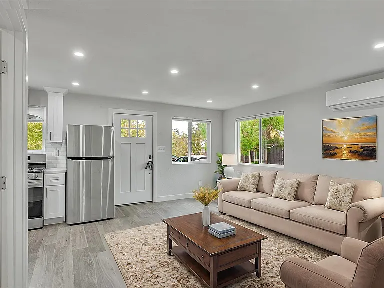 823 Golf Club Cir — Photo 33