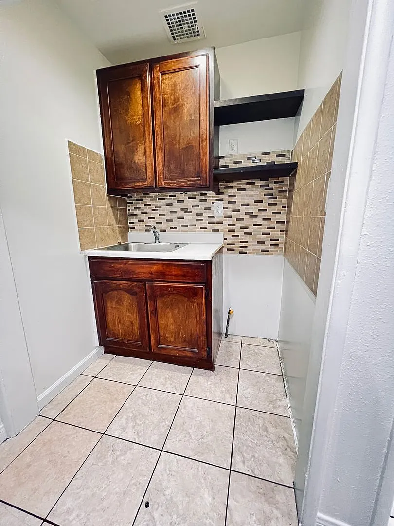 2715 San Marino St — Photo 3