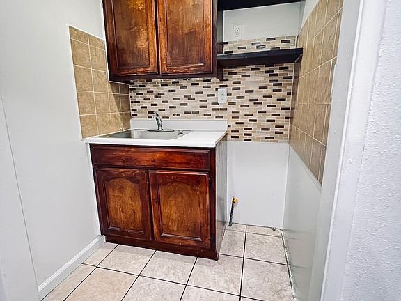 3rd image of 2715 San Marino St APT 2A