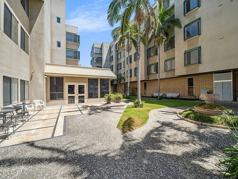 Park Glenview Apartments- Boutique Senior Living — Photo 45