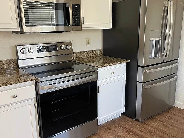 9329 E Corrine Dr — Photo 13