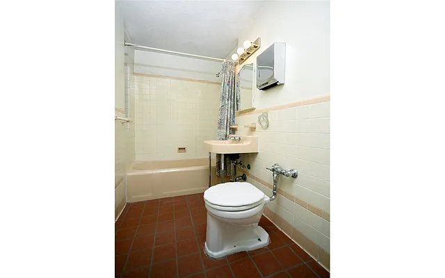 Sold by Douglas Elliman | media 21