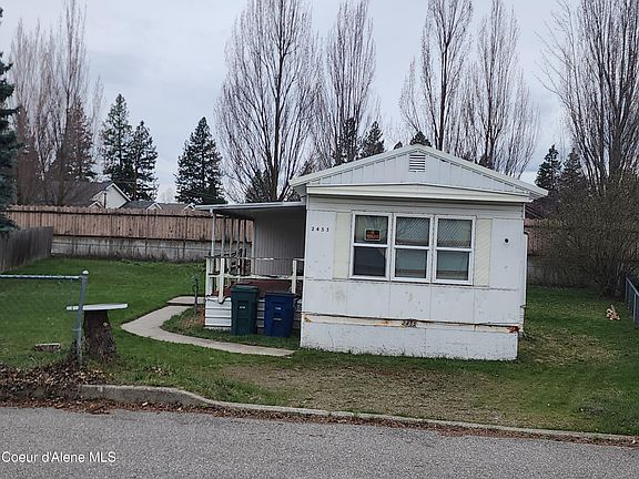 2nd image of 2455 N Bradley Dr