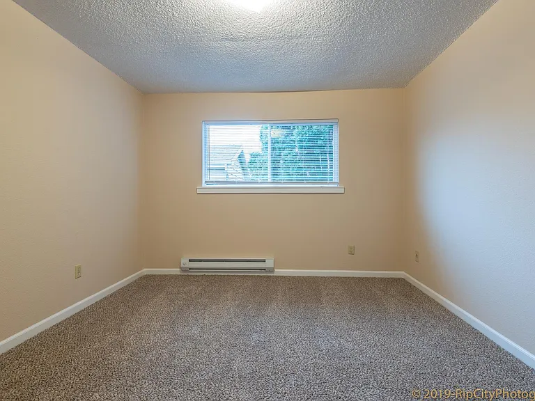 9512-9524 N Oswego Ave — Photo 15