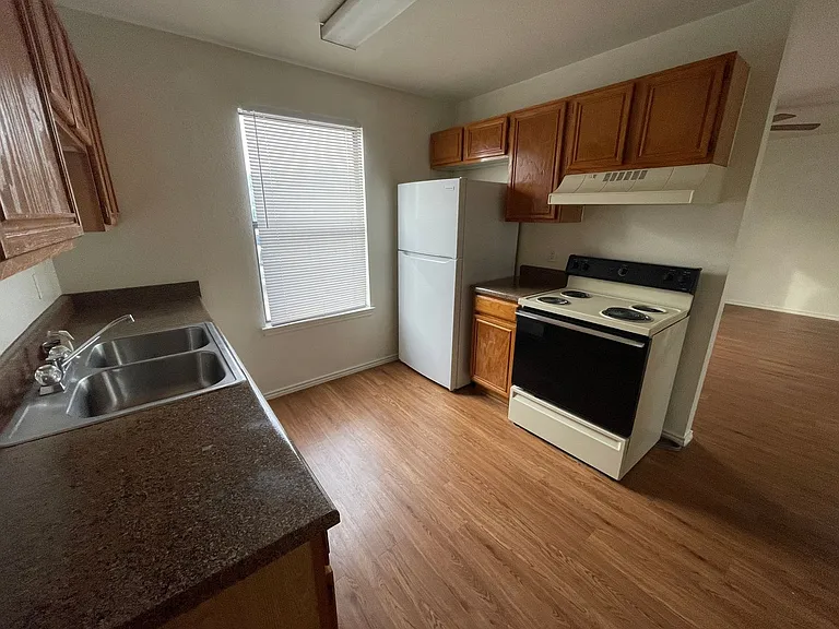 Rent Rollback! Get $100 in savings! — Photo 5