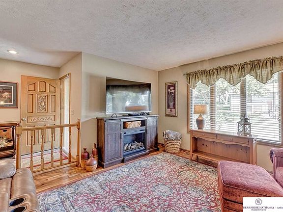 4th image of 12137 Franklin Cir