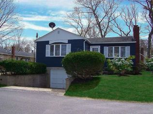 8 Diana Rd, Rocky Point, NY 11778