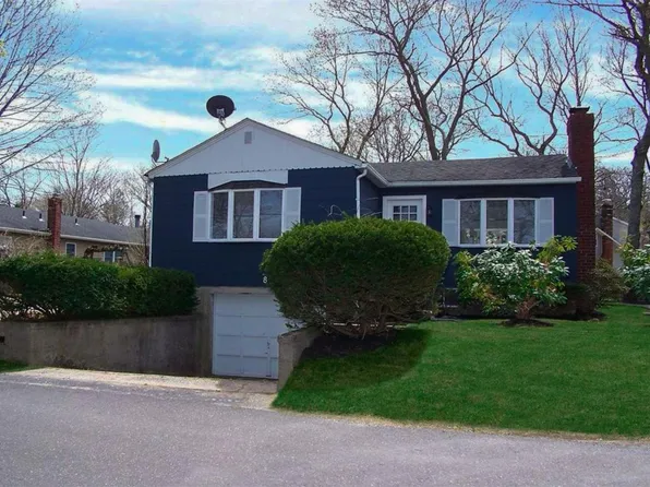 8 Diana Road, Rocky Point, NY 11778
