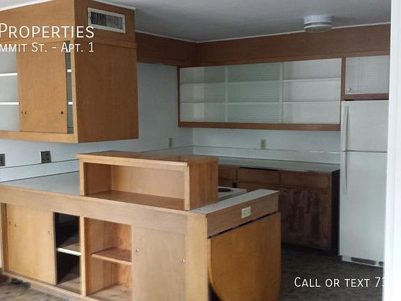 3rd image of 52 S Summit St #1
