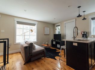 238 S 20th St #B, Philadelphia, PA 19103