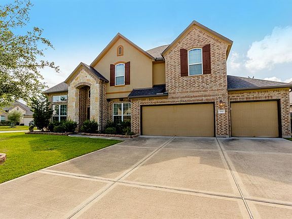 2nd image of 1914 Amber Trail Ln