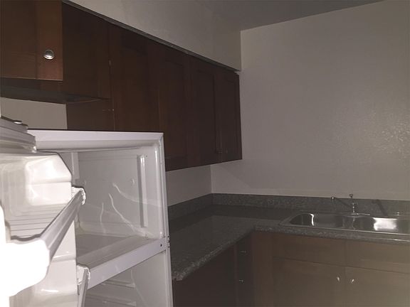 4th image of 3131 N Black Canyon Hwy APT 105