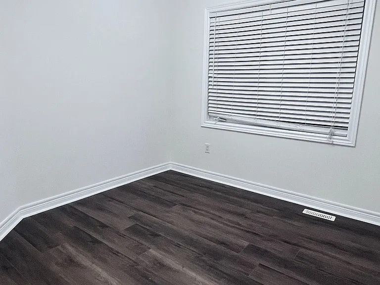 10 Brown Ln — Photo 5