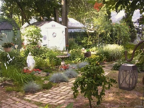 3rd image of 737 Wilson Ave