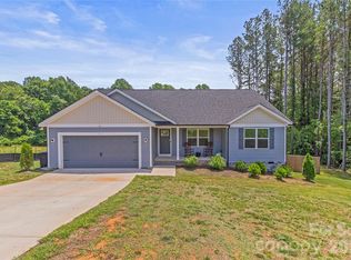 2412 Mintew Cir, Lincolnton, NC 28092
