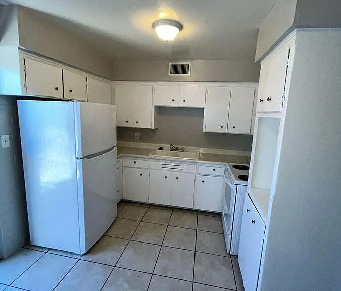 4838 E Culver St #2 — Photo 1
