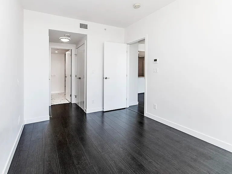 2085 Skyline Ct #2407 — Photo 16