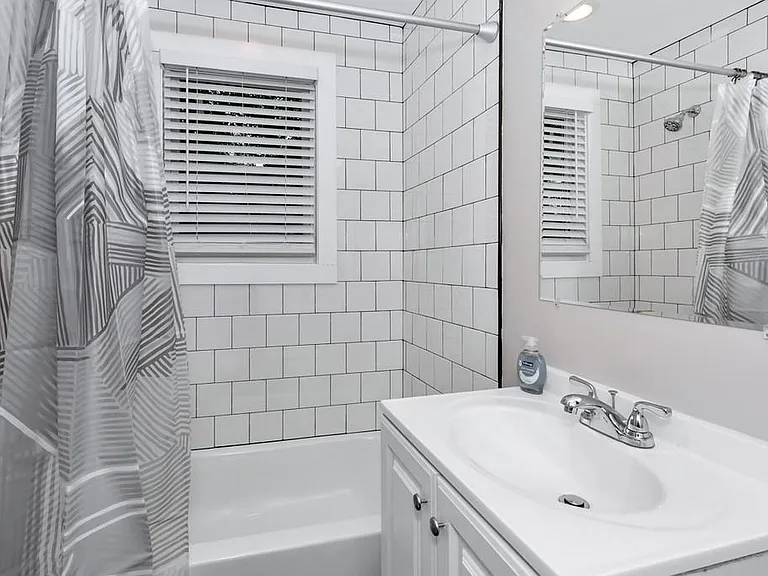 2910 Wilson Dr NW — Photo 8
