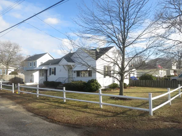 1104 Roberts Dr, Point Pleasant Beach, NJ 08742