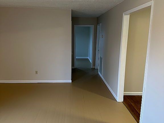 3rd image of 107 W Hollywood St