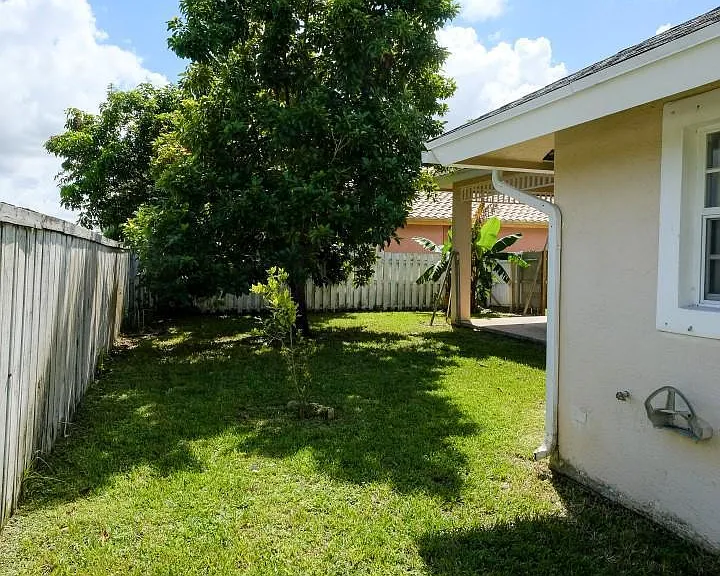 1814 Wisteria St — Photo 38