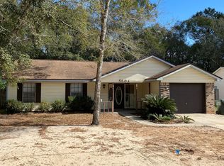 5904 Savannah Dr, Milton, FL 32570