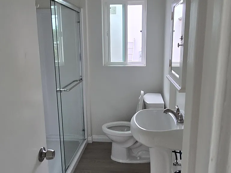 6943 Mohawk St — Photo 12