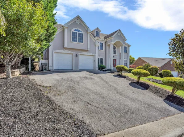 906 Saddle Dr, Salem, VA 24153