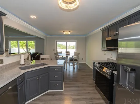 109 Tamarack Dr, Wakarusa, IN 46573