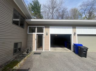 3A Robinson Dr #3A, Bedford, MA 01730
