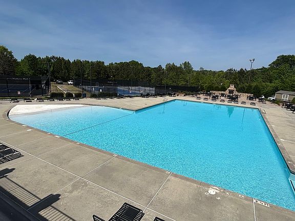 5th image of 9592 Rushmore Cir