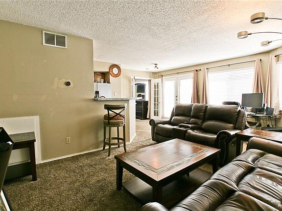 5th image of 2314 Bamboo Dr APT I301